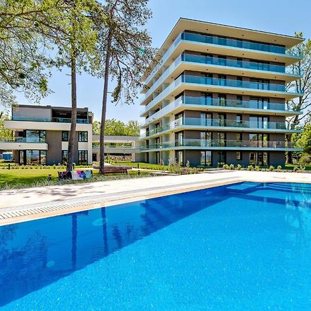 Clyde-Premium Lelle Waterfront Private Apartment Balatonlelle Exterior foto