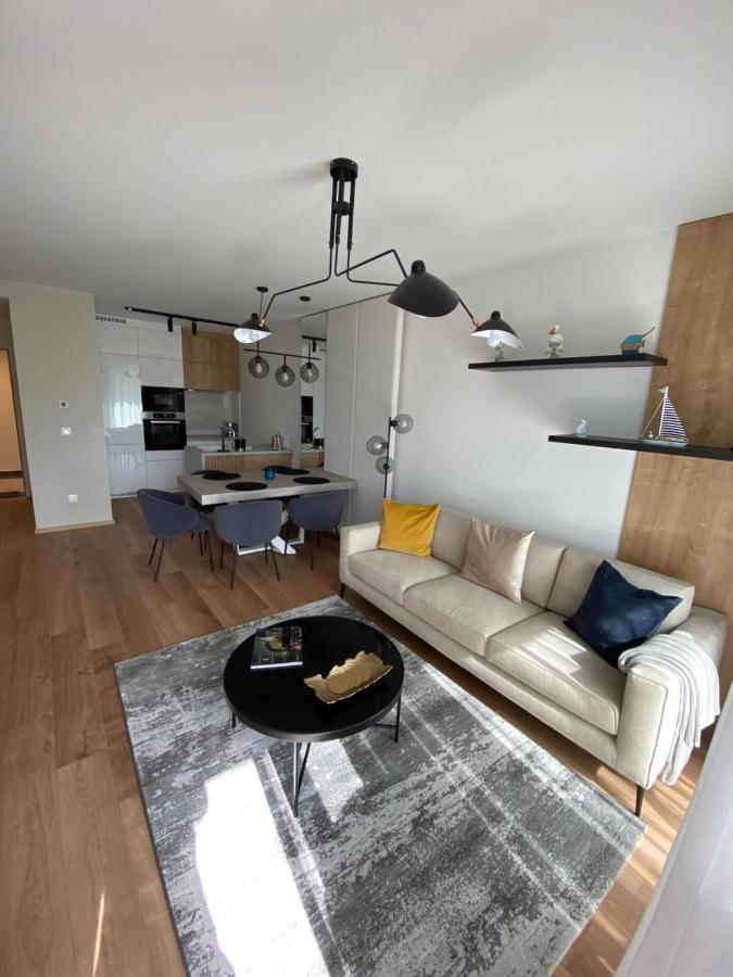 Clyde-Premium Lelle Waterfront Private Apartment Balatonlelle Exterior foto